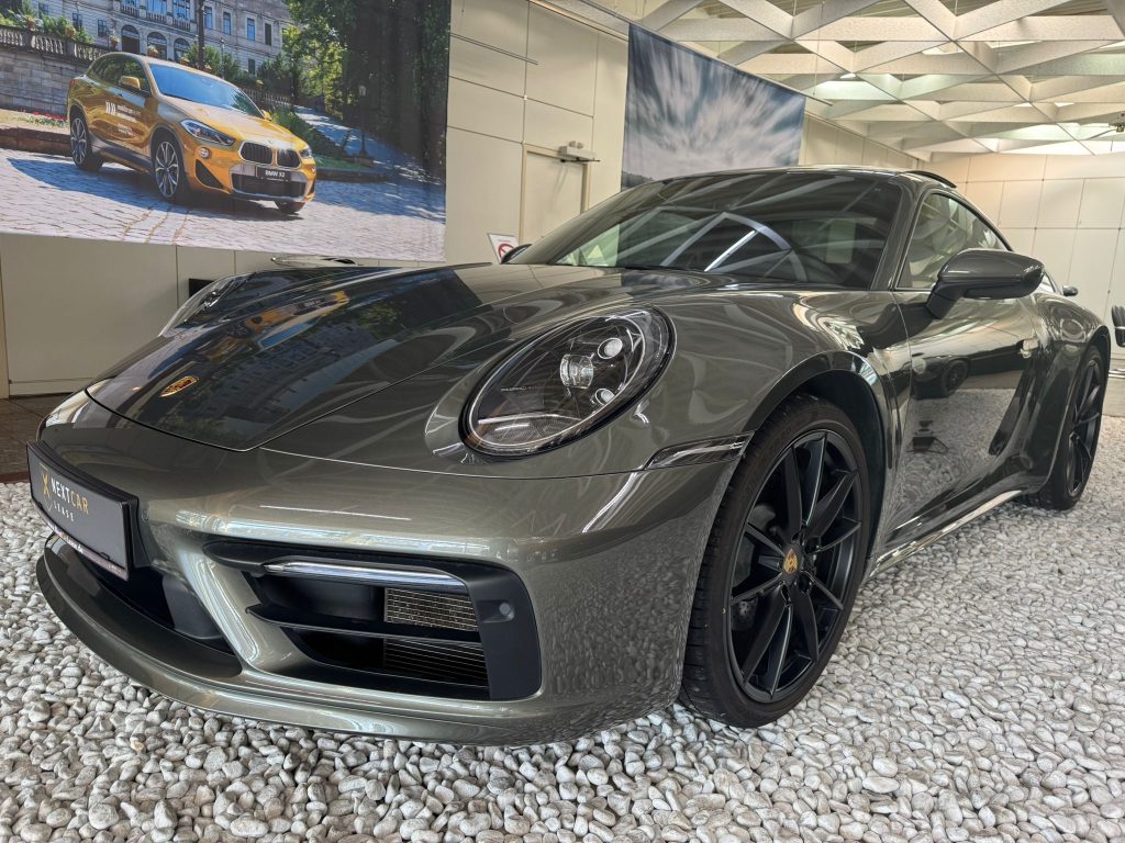 Porsche 911 Carrera